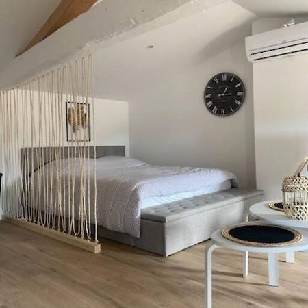 Studio Neuf Lumineux Climatise Blaye Εξωτερικό φωτογραφία